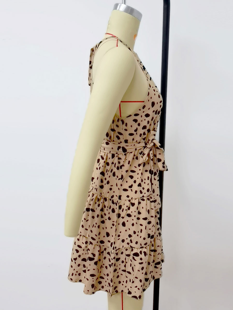 Robe de Vintage Imprimé Pois avec Manches Courtes à Col Montant à Lacets Coupe Cintrée Bas