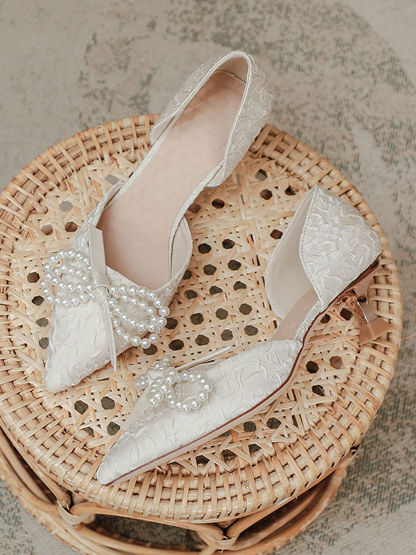 Shoes Occasion Shoes | Women's Textured Pearls Bow Kitten Heel Bridal Pumps - MJ11376