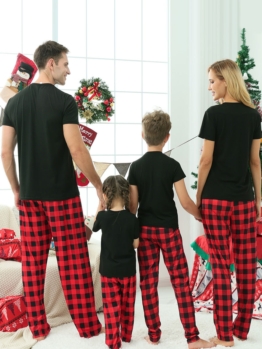 Pijamas familiares a juego Navidad, conjuntos de superiores a cuadros con patrón navideño para adultos y bebés - Costumeslive.com