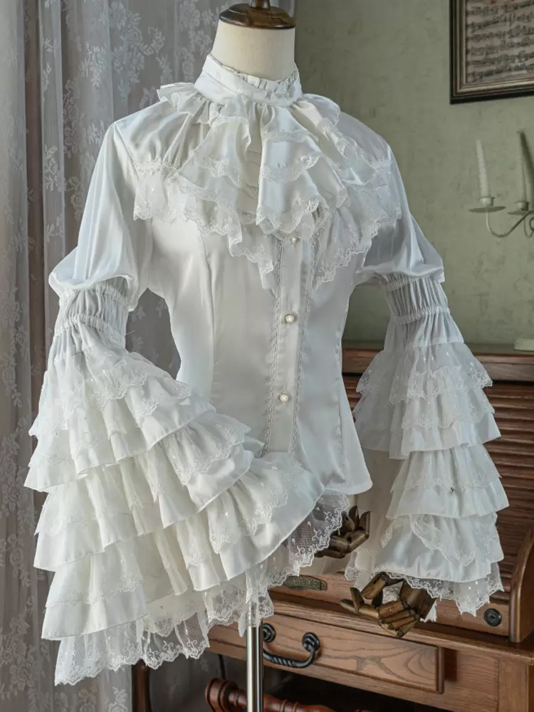 Blouses Gothiques Lolita Volants Manches Longues Lolita Top Blouse Chemise Lolita Blanche