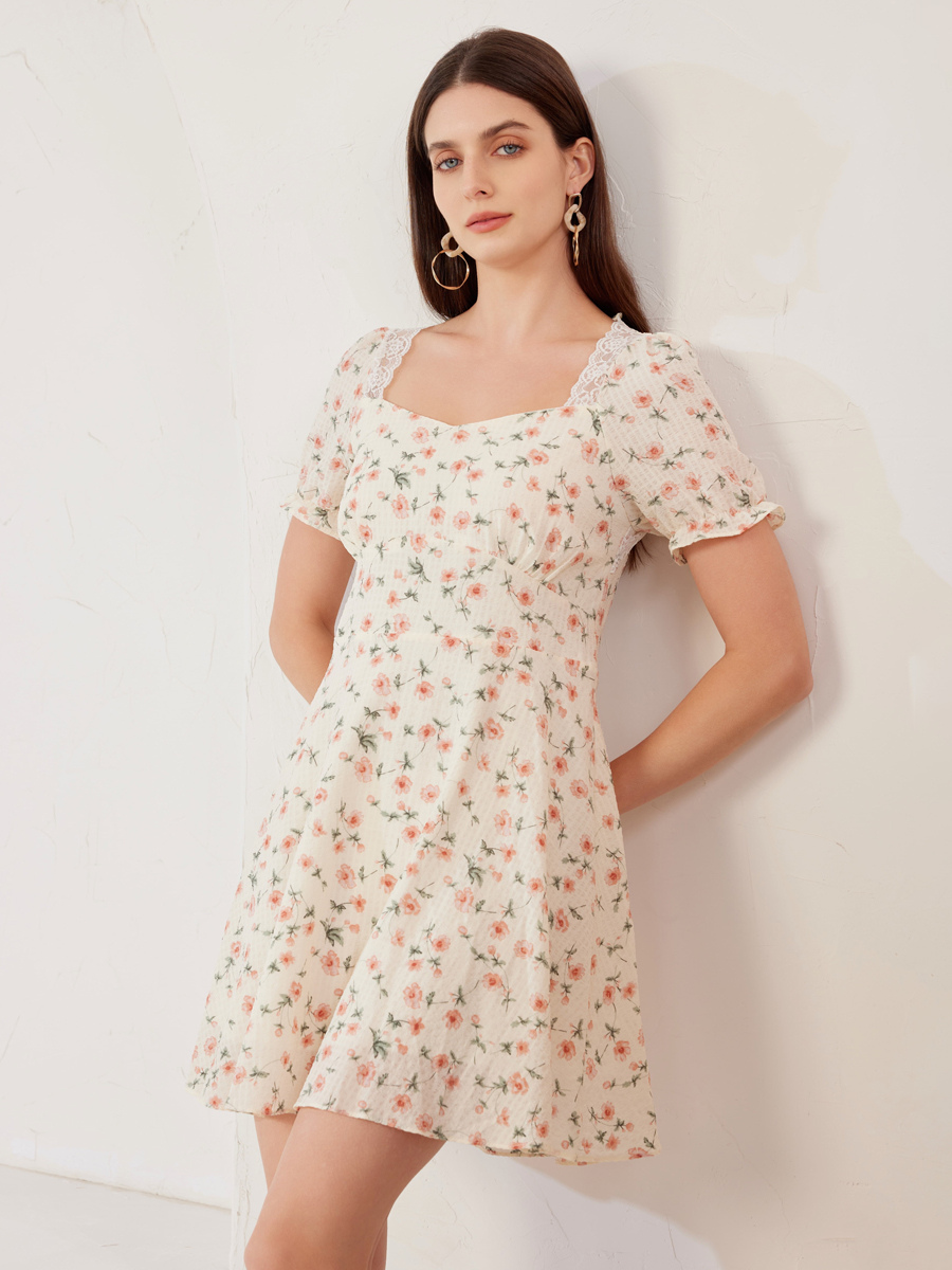 Robe mini fleurie à col carré et manches bouffantes robe d&#39;été trapèze pour femmes 2025