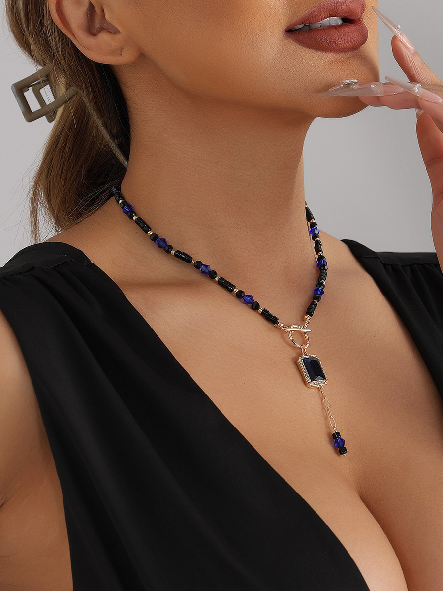 Collier carré en alliage de métal style européen