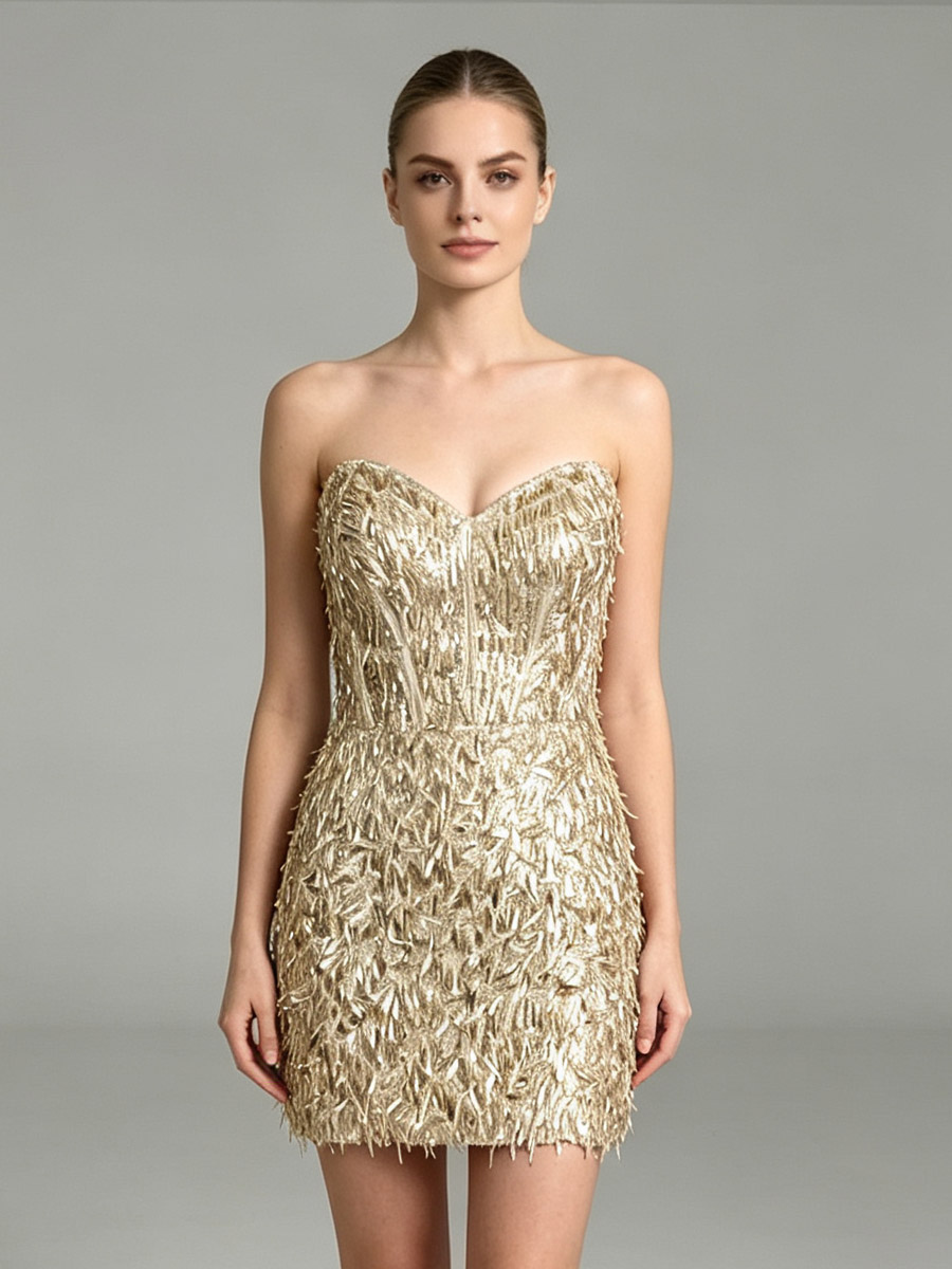 Robe de bal à sequins et décolleté en cœur pour les fêtes de fin d'année