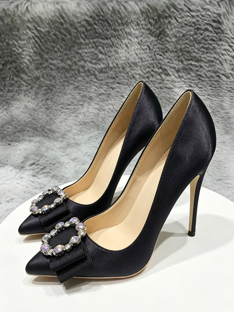 Schwarze Partyschuhe aus Satin mit spitzer Zehenpartie und Strasssteinen High Heel Pumps