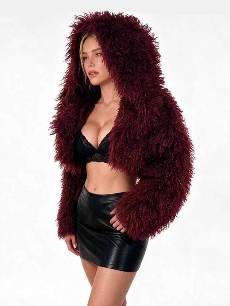 Giacca da donna in pelliccia sintetica color rosso vino soffice e vaporosa con cappuccio corta e calda capospalla