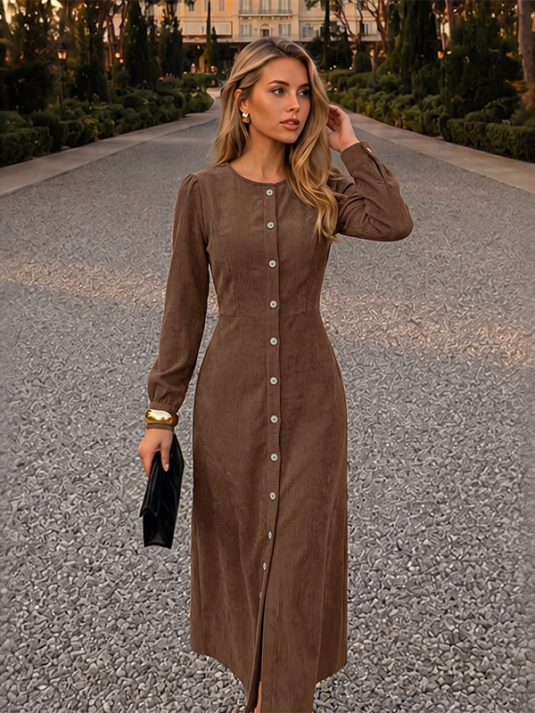 Abito lungo da donna con scollo gioiello e maniche lunghe in poliestere.