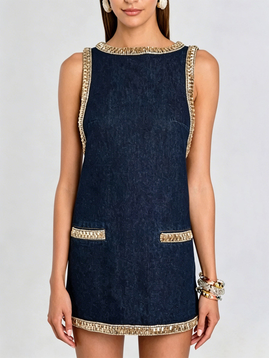 Robe mini en jean sans manches pour femme ornée de détails contrastés et de poches coupe trapèze