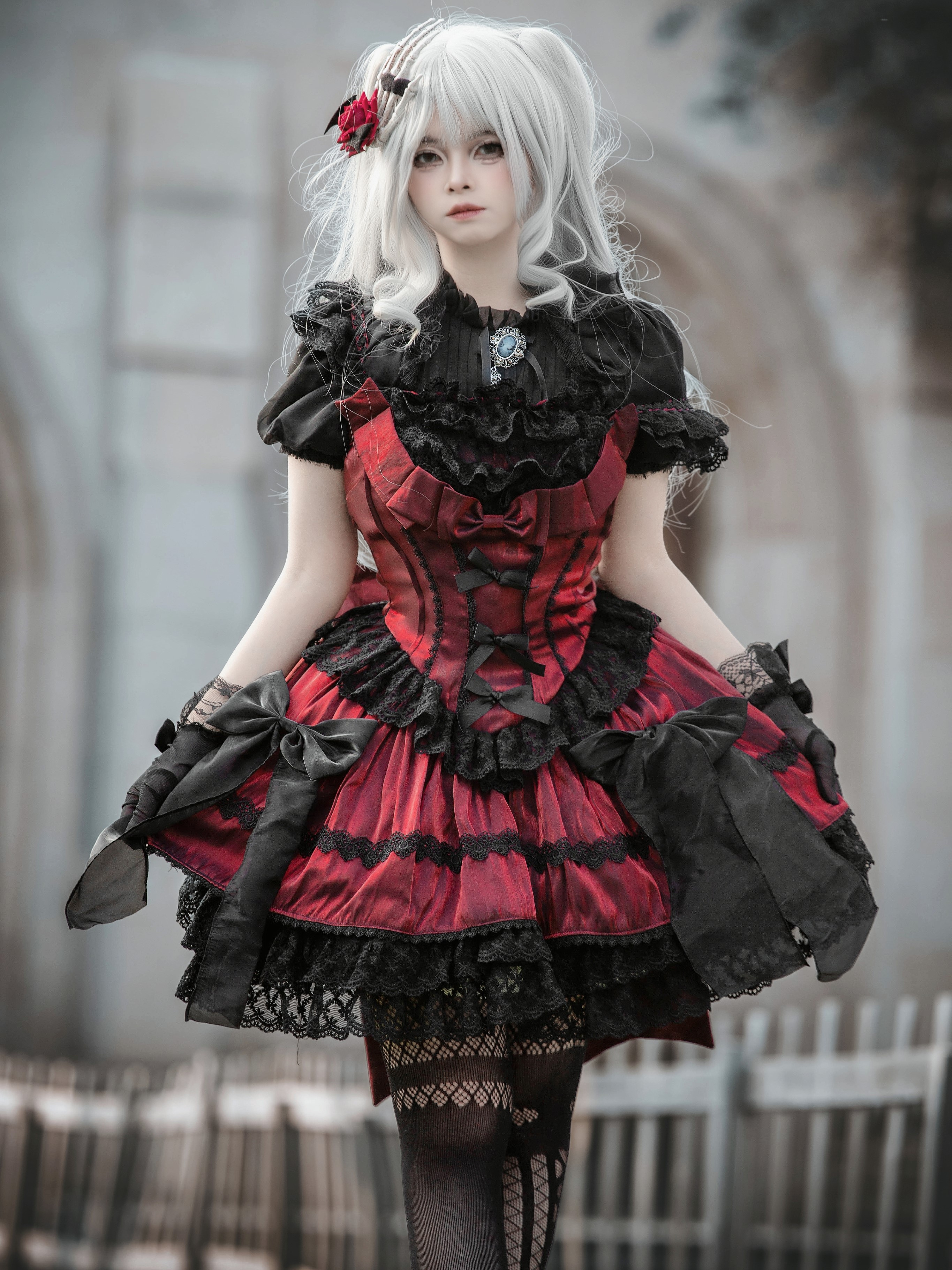 Gothic Lolita Dresses Sleeveless Red and Black Bows Ruffles Color Block ...