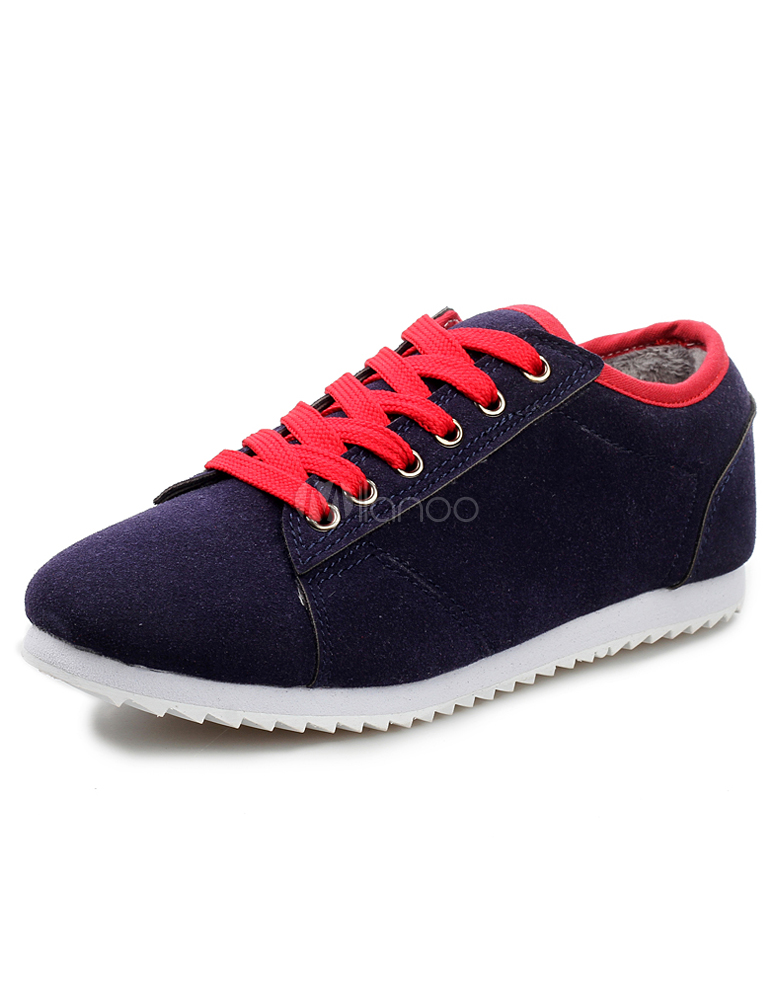 round toe sneakers