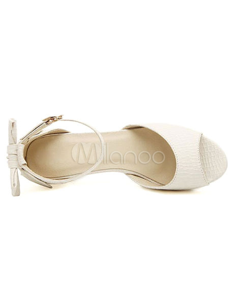 chunky heel with bow