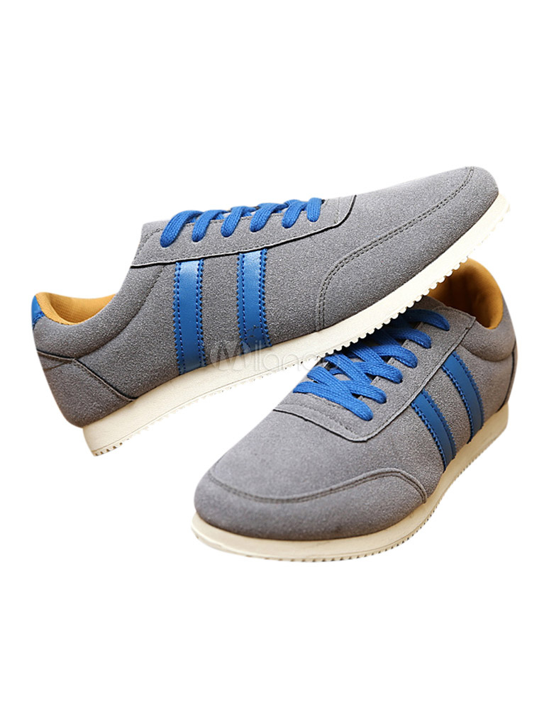 round toe sneakers