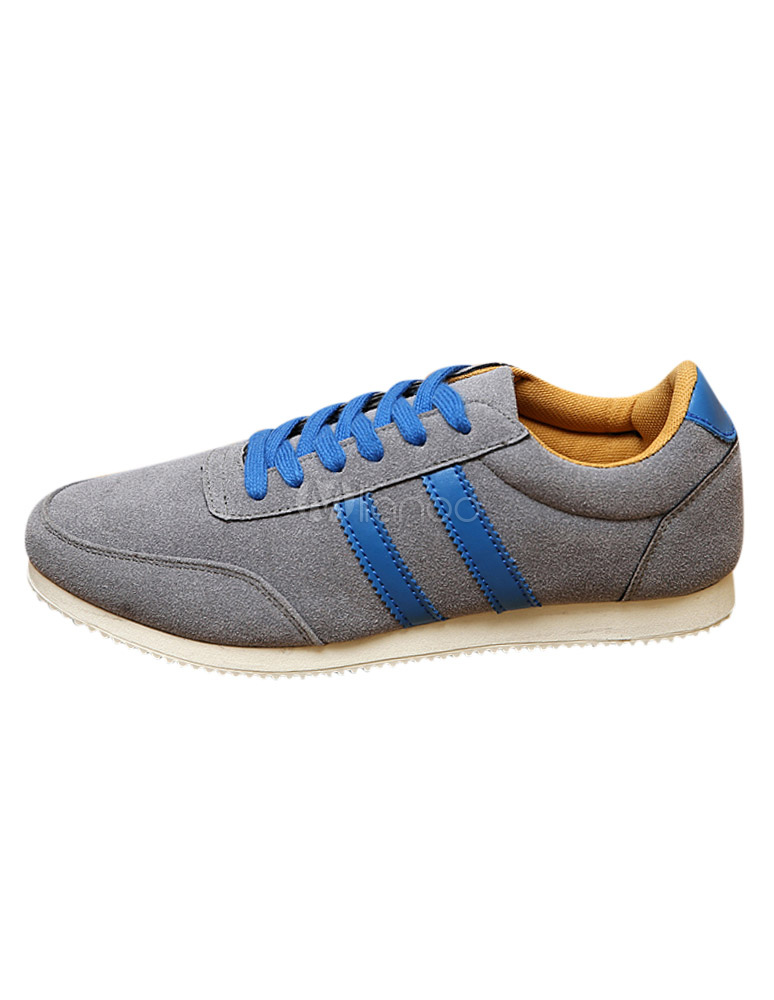 round toe sneakers