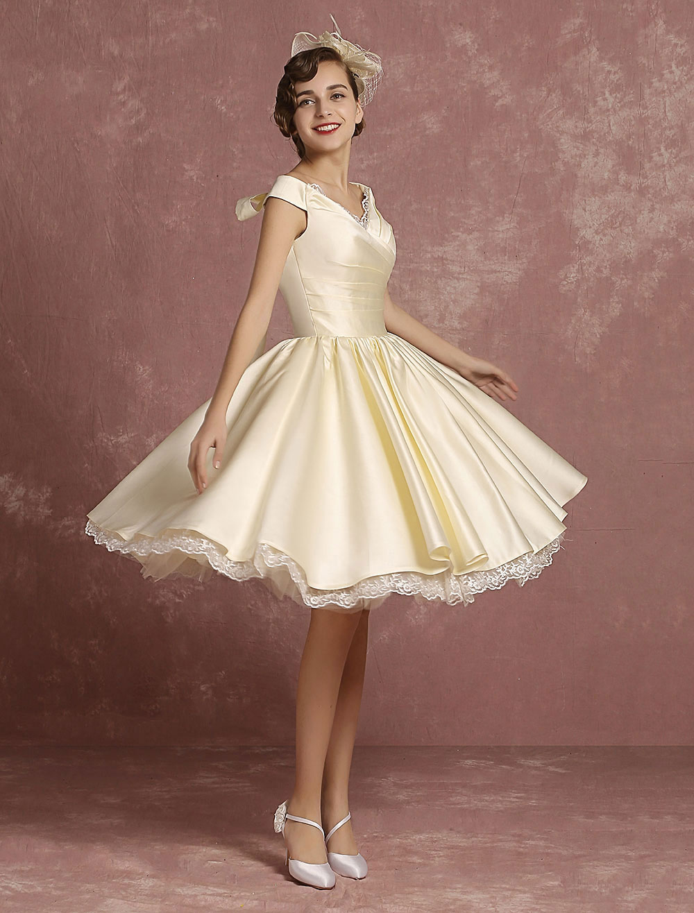 Short Wedding Dresses Satin Vintage Princess Bridal Dress Knee Length Sleeveless Lace Edge 3695