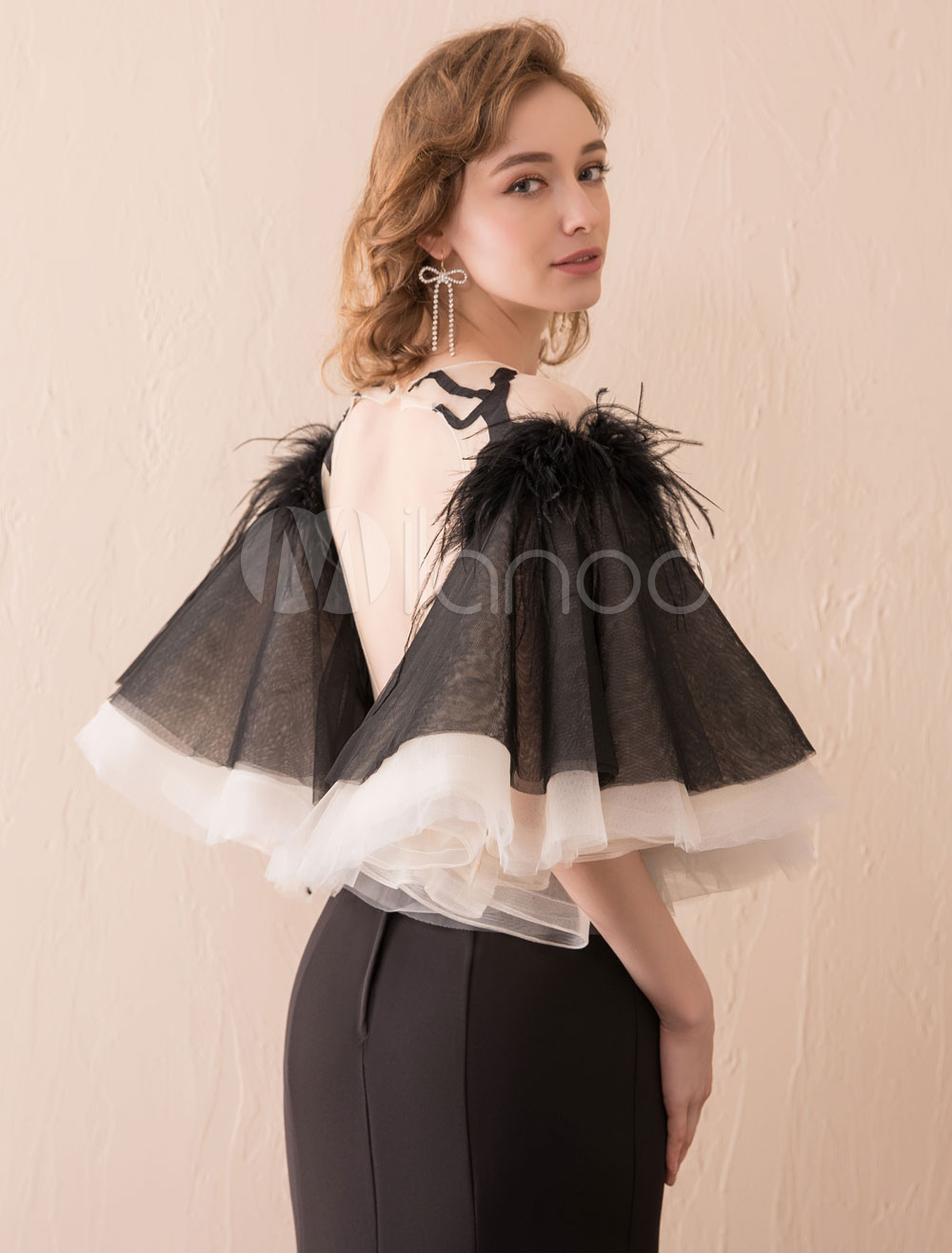 Robes De Soirée En Satin Sirène Licou Échelons De Traîne Kaelindra