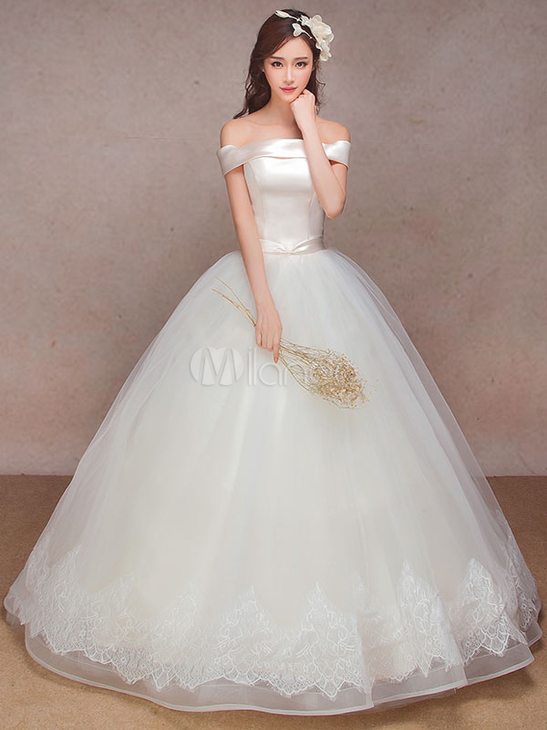vestido de novia princesa hasta el suelo con escote barco sin mangas