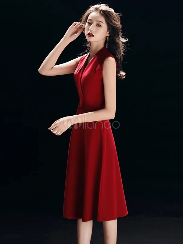 Burgundy Cocktail Dresses V Neck Satin Knee Length Short Party Dress