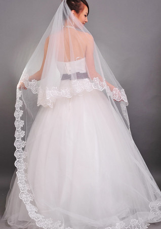 Voile chapelle 2 couches en tulle brodé forme de cascade