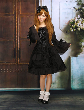 Lolitashow Gotisches Lolita Kleid aus Baumwolle mit langen Pagodenärmeln und Rüschen in Schwarz