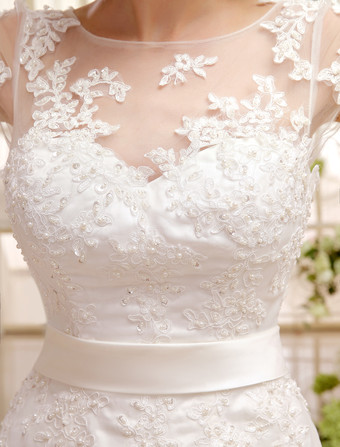 Robe de mariée courte en organza manche courte laçage sur dos longueur au genou Robe de mariage