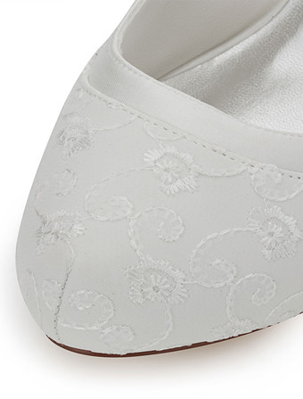 ブライダルパンプス　パーティーパンプス　アイボリー　女性用　絹織物　丸いつま先　スティレットヒール　無地　刺繍　ウエディング　エレガント　