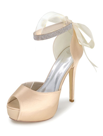 シャンパンカラーピープ　ウェディングシューズ　2025　プラットフォームサンダル　レディースハイヒール　アンクルストラップ　ラインストーン　サテン　ブライダルシューズ