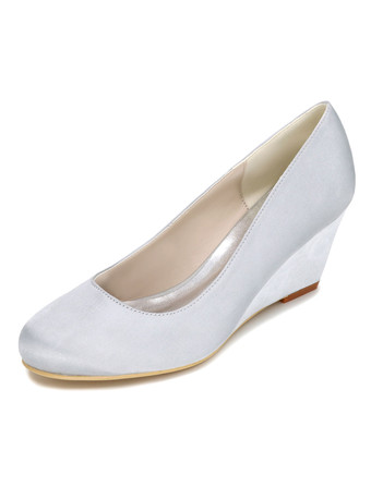 シルバー ウェディングシューズ　ウェッジソール　絹織物　無地　エレガント　シンプル　