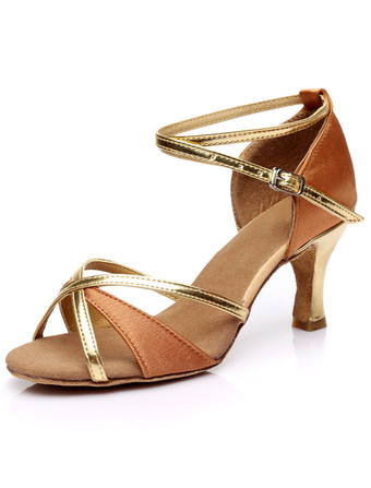 ディープブラウン女性ダンスシューズ　ラテンダンスシューズ　美脚　疲れにくい　社交ダンスシューズ　滑り防止　ゴブレット　ピープトゥ　