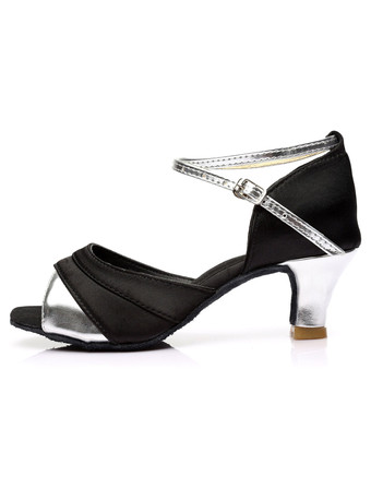 女性ダンスシューズ　ラテンダンスシューズ　美脚　疲れにくい　社交ダンスシューズ　滑り防止　ゴブレット　ピープトゥ　