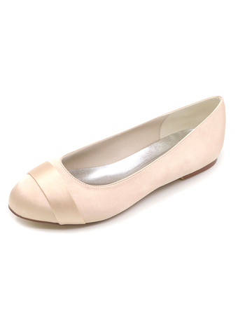 シャンパンカラーブライダルシューズ　フラットシューズ　新作　美脚　結婚式　パーティー　ラウンドトゥ（丸いつま先）　