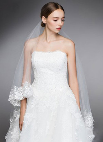 Voile 2 couches en tulle avec dentelle forme d'ovale