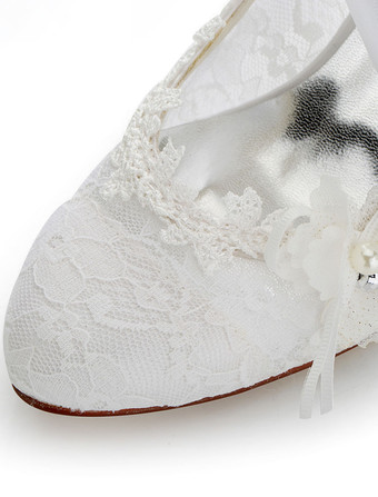 ブライダルシューズ　ホワイト　レース　ポインテッドトゥ　スティレットヒール　リボン　