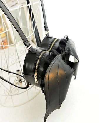 ロリィタバッグ　ブラック　ゴシック　フェイクレザー　アクセサリー　金属飾り　動物柄　