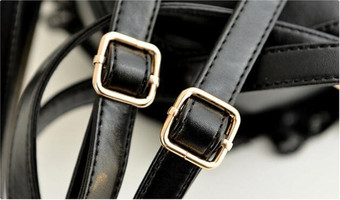 ロリィタバッグ　ブラック　ゴシック　フェイクレザー　アクセサリー　金属飾り　動物柄　