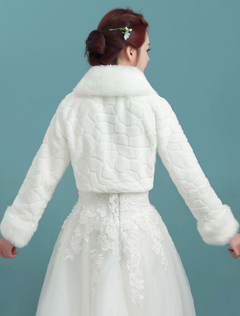 Boléro fête de mariage en angora ivoire avec pom pom