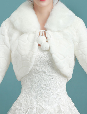 Boléro fête de mariage en angora ivoire avec pom pom