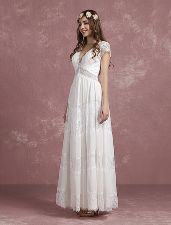 夏ウェディングドレス　2025　ボーホースタイル　ビーチウェディングガウン　レースビーズシフォン　ディープVネック　キャップスリーブ　Aライン　イリュージョンバック　７分丈ブライダルドレス