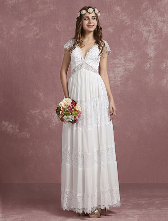 夏ウェディングドレス　2025　ボーホースタイル　ビーチウェディングガウン　レースビーズシフォン　ディープVネック　キャップスリーブ　Aライン　イリュージョンバック　７分丈ブライダルドレス