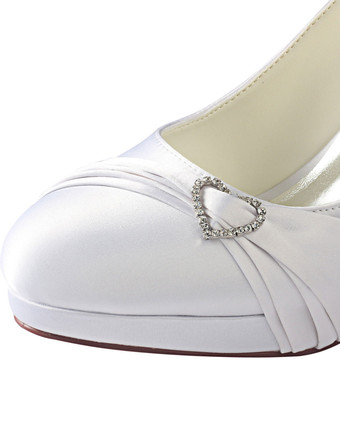 ホワイト　ウェディングシューズ　ラウンドトゥ　ラインストーン　ブライダルシューズ　シルク　ハイヒール