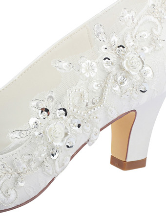 レース　ウェディングシューズ　アイボリー　ラウンドトゥ　ラインストーン　スリップオン　ブライダルシューズ
