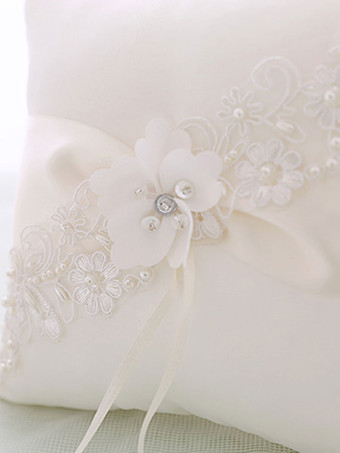 Almohada blanca del portador del anillo Almohada moldeada de la boda del cordón de la cinta
