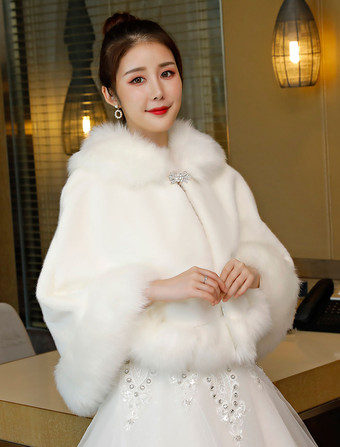 結婚式 ショール アイボリー 結婚式アクセサリー フェイクファー ブライダル・シャワー 結婚式 ショール 折り襟 ストール ボタン ケープ 花嫁肩掛け ウェディング