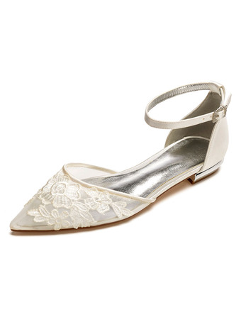 アイボリー白い結婚式の靴は、つま先をつけた花の詳細アンクルストラップフラットブライダルシューズサテンの花嫁介添人の靴