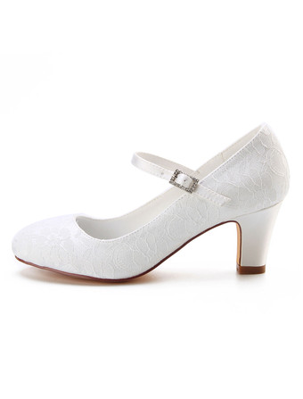 ヴィンテージウェディングシューズ　2025　レース　ラウンドトゥ　バックルディテールブライダルシューズ　母親ブライドシューズ