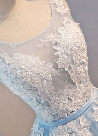 パーティー ドレス　ワンピース　シンプル フォーマル　お呼ばれ　謝恩会 卒業式　結婚式 二次会　ホームカミングドレス　パーティードレス　フォーマルドレス　Aライン　ベビーブルー　ひざ丈　スクープネック　ノースリーブ　