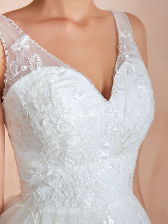 Robe de mariée trapèze ivoire en tulle col V zip sur dos à traîne robe de mariage