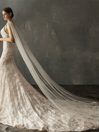 Voiles de mariage un niveau clouté bord coupé voiles de mariée classiques