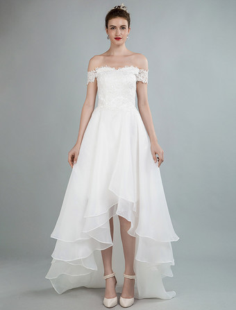 Robe de mariée simple hors de l'épaule en dentelle haut-bas jupe asymétrique en organza Robe de mariage