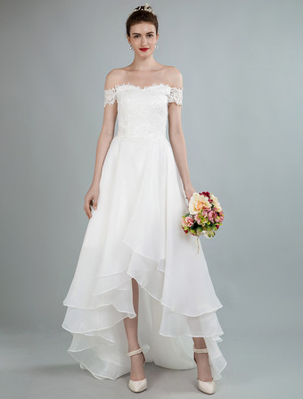 Robe de mariée simple hors de l'épaule en dentelle haut-bas jupe asymétrique en organza Robe de mariage