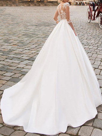 ウェディングドレス　2025　Aライン　vネック　半袖　マキシ丈　レースアップリケ　サテン　ヴィンテージ ブライダルガウントレーン付き