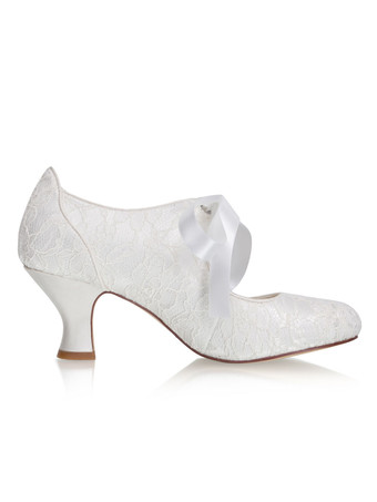 ヴィンテージウェディングシューズラウンドトゥ子猫ヒールブライダルシューズ